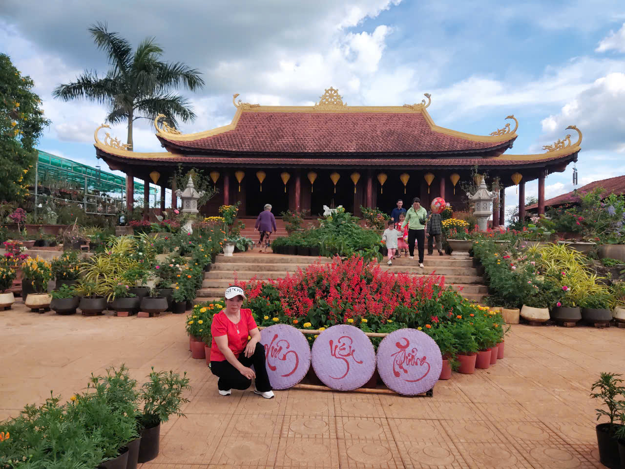 đi chùa đầu năm